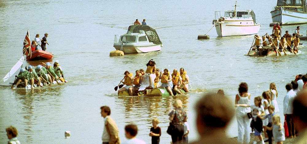 The Metropolitan Police TDV Raft Race team